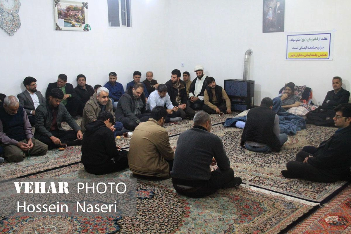 گلایه شدید مدیر مسئول پایگاه خبری وهار از فرمانده سپاه لرستان؛ چه خبر از مدافعان حرم فرمانده!
