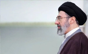ایران ابرقدرت برتر جهان است/ دشمن از دریای عرب جلوتر نمی‌آید